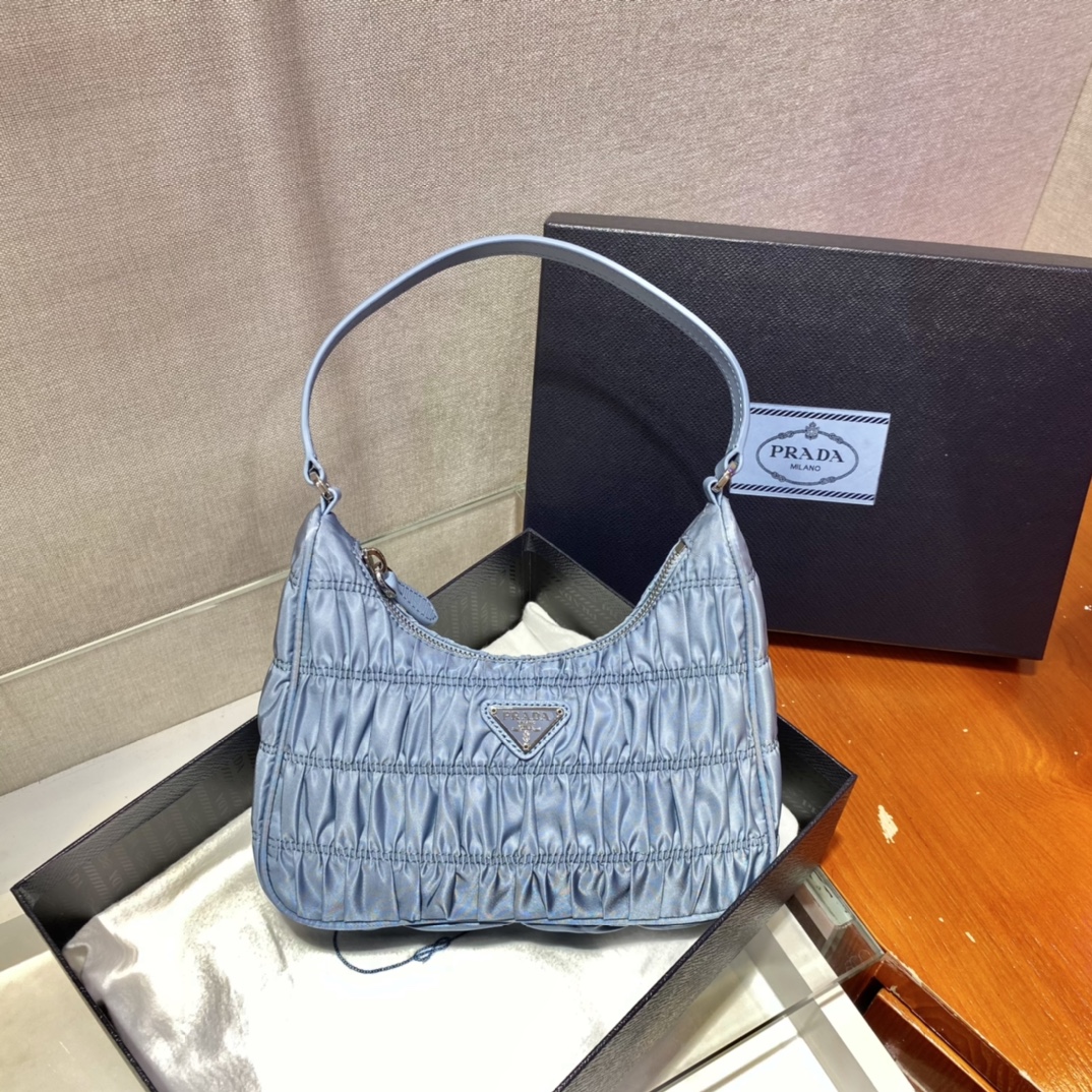 𝐏𝐑𝐀𝐃𝐀 nylon crinkle Hobo underarm bag