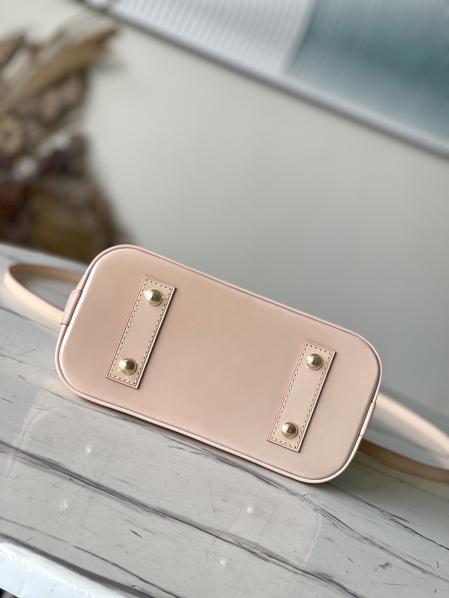 𝐋𝐎𝐔𝐈𝐒 𝐕𝐔𝐈𝐓𝐓𝐎𝐍     N40472