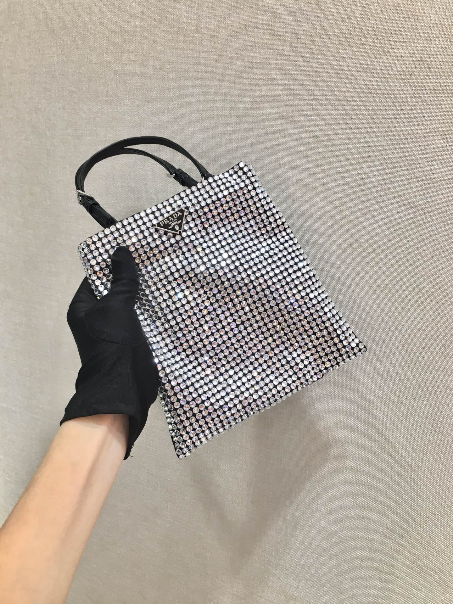 𝐏𝐑𝐀𝐃𝐀 Full Diamond 1N6608