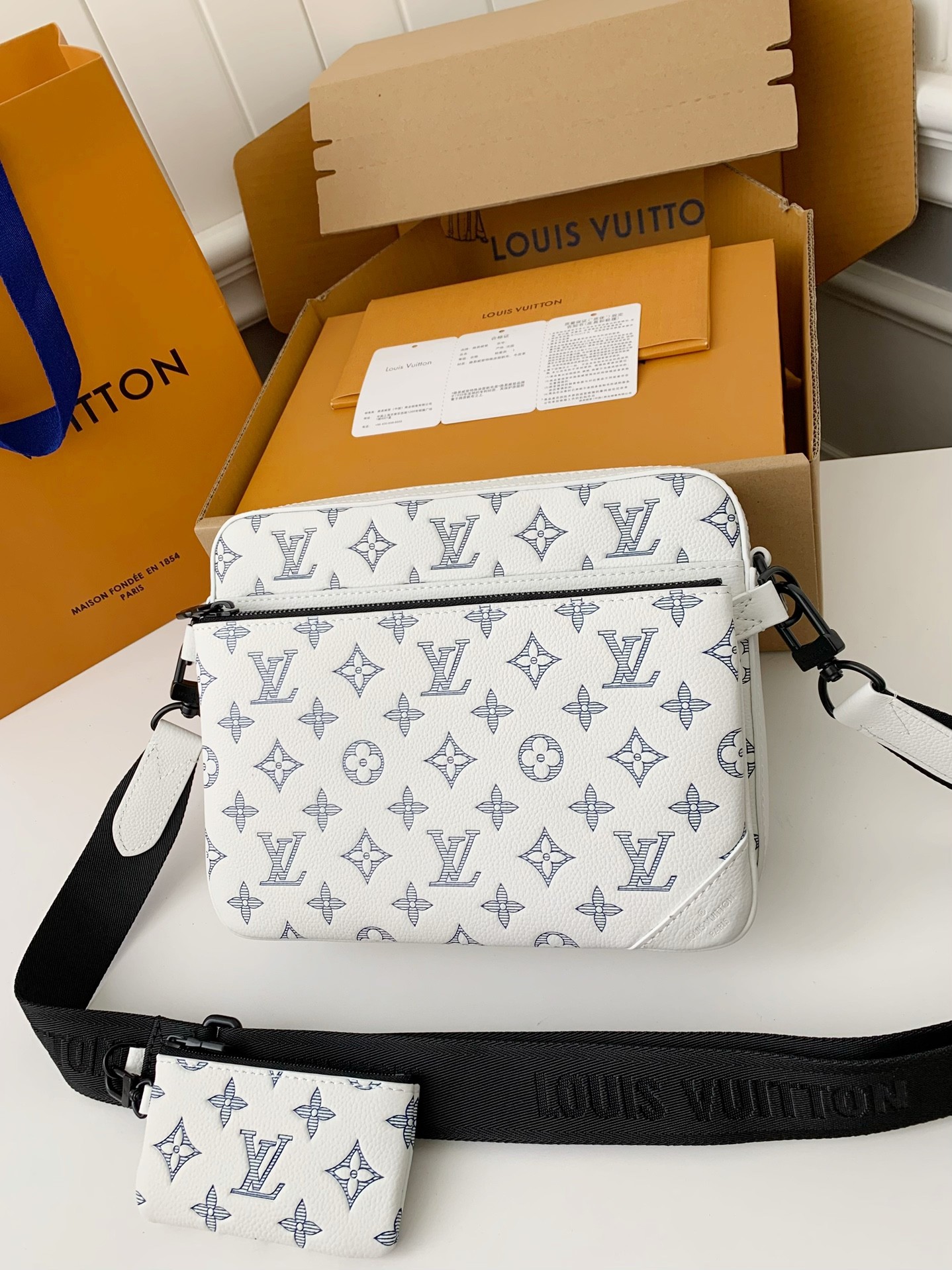 Louis Vuitton The new TRIO Postman Pack M24753 Size： 25*18.5*7cm