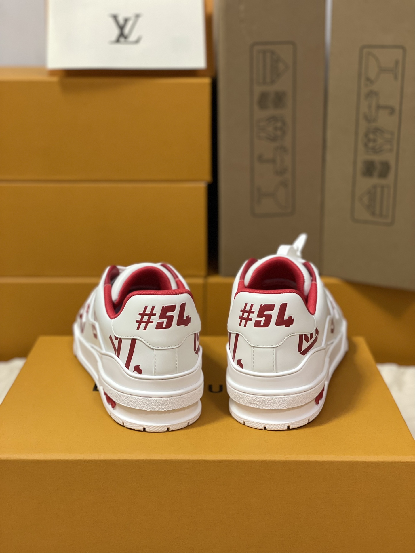 Louis Vuitton Trainer Sneakers Couple Style 1AAGXF