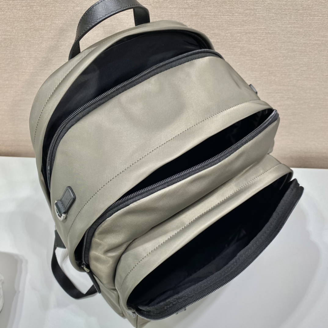 𝐏𝐑𝐀𝐃𝐀 New Shoulder Bag 2VZ048
