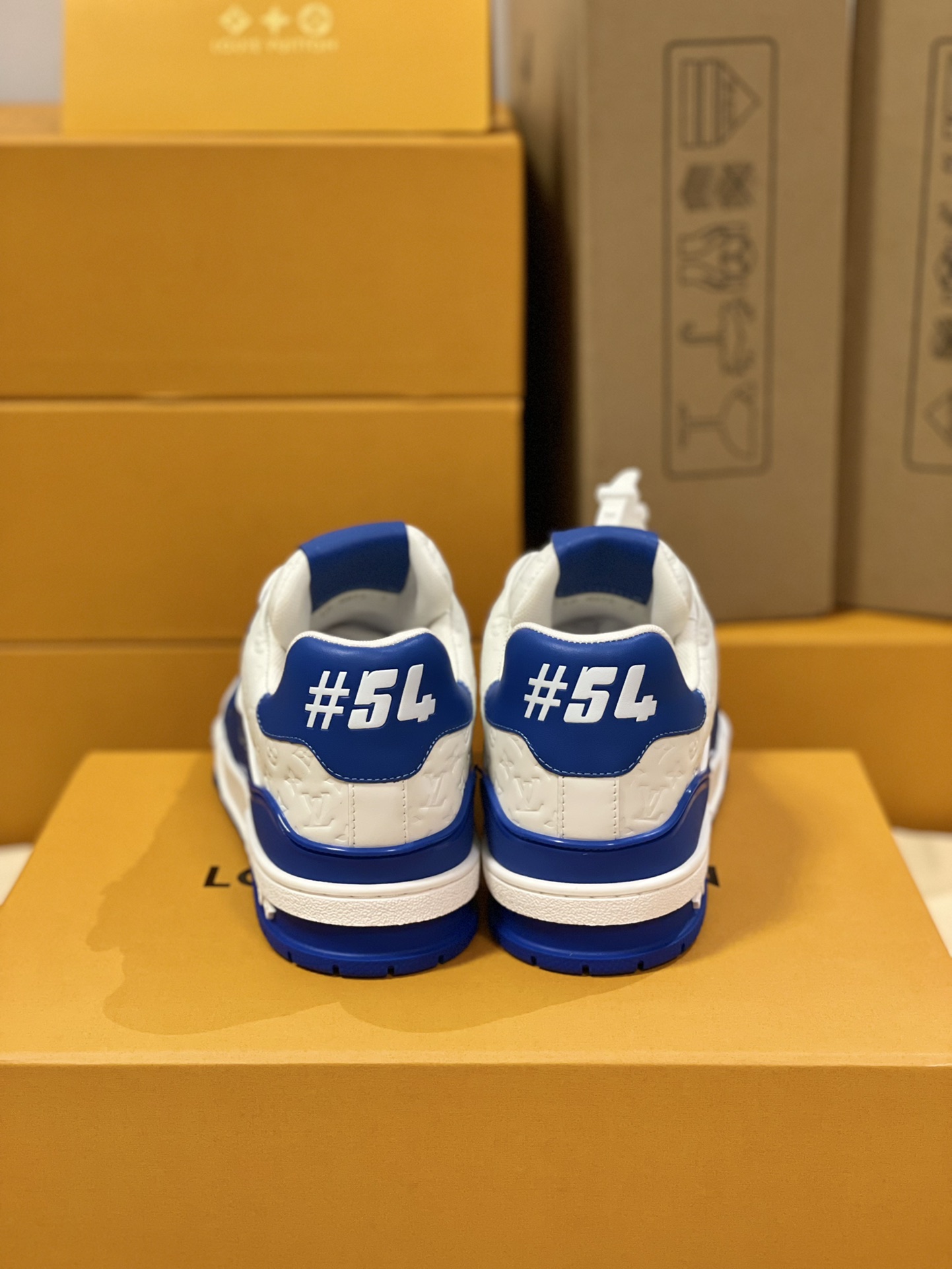 Louis Vuitton Trainer Sneakers Couple Model LD 0727