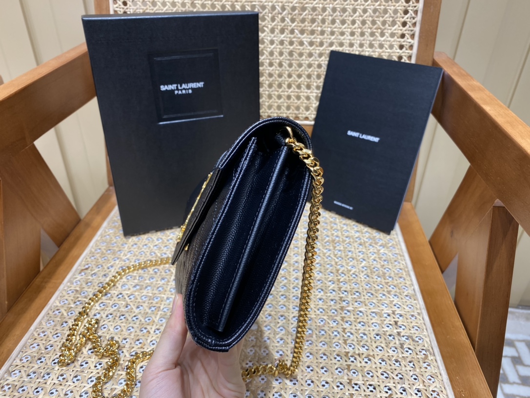 SAINT LAURENT 𝙈𝙊𝙉𝙊𝙂𝙍𝘼𝙈 𝙈𝙄𝙓 𝙈𝘼𝙏𝙀𝙇𝘼𝙎𝙎É #620280 original leather