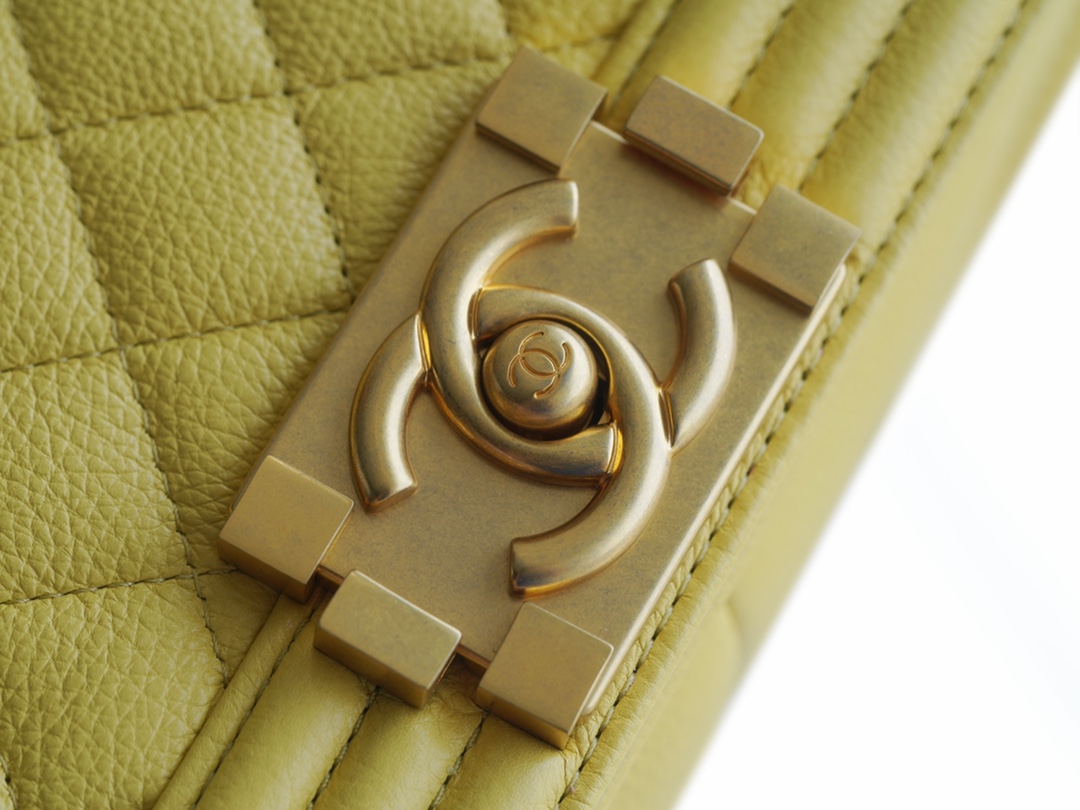 𝗖𝗵𝗮𝗻𝗲𝗹 𝗟𝗲𝗯𝗼𝘆  Original 