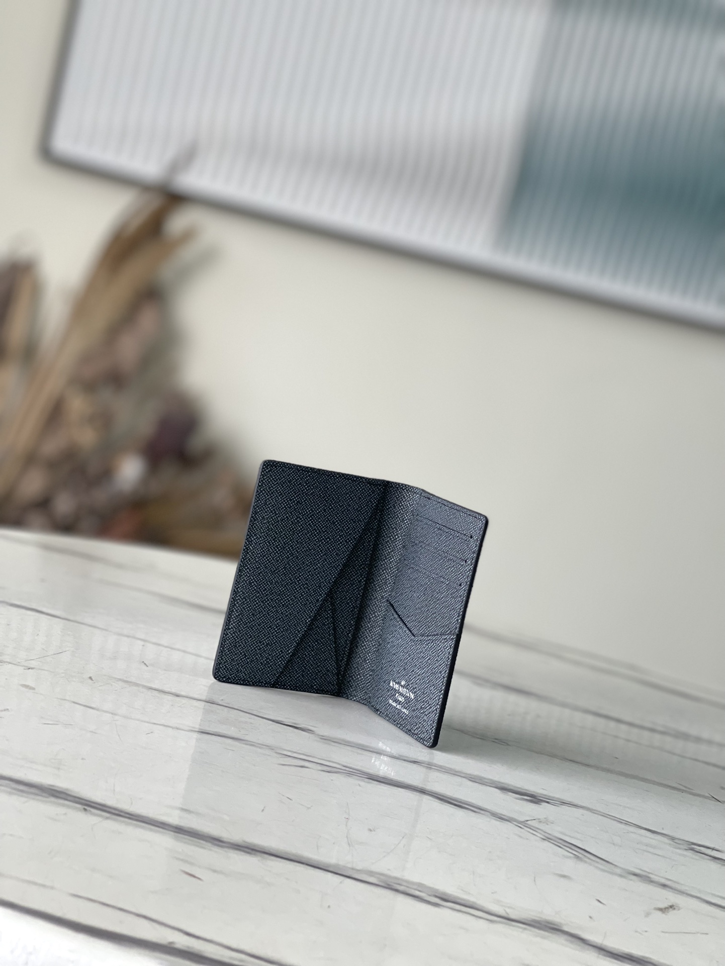 𝐋𝐎𝐔𝐈𝐒 𝐕𝐔𝐈𝐓𝐓𝐎𝐍    M81789