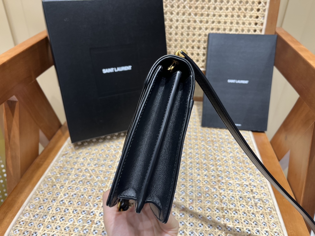 SAINT LAURENT 𝐆𝐚𝐛𝐲 𝐦𝐢𝐧𝐢 #685574.JD