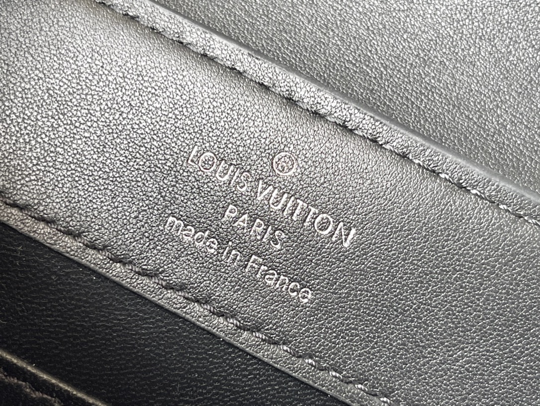 𝐋𝐎𝐔𝐈𝐒 𝐕𝐔𝐈𝐓𝐓𝐎𝐍   M51783