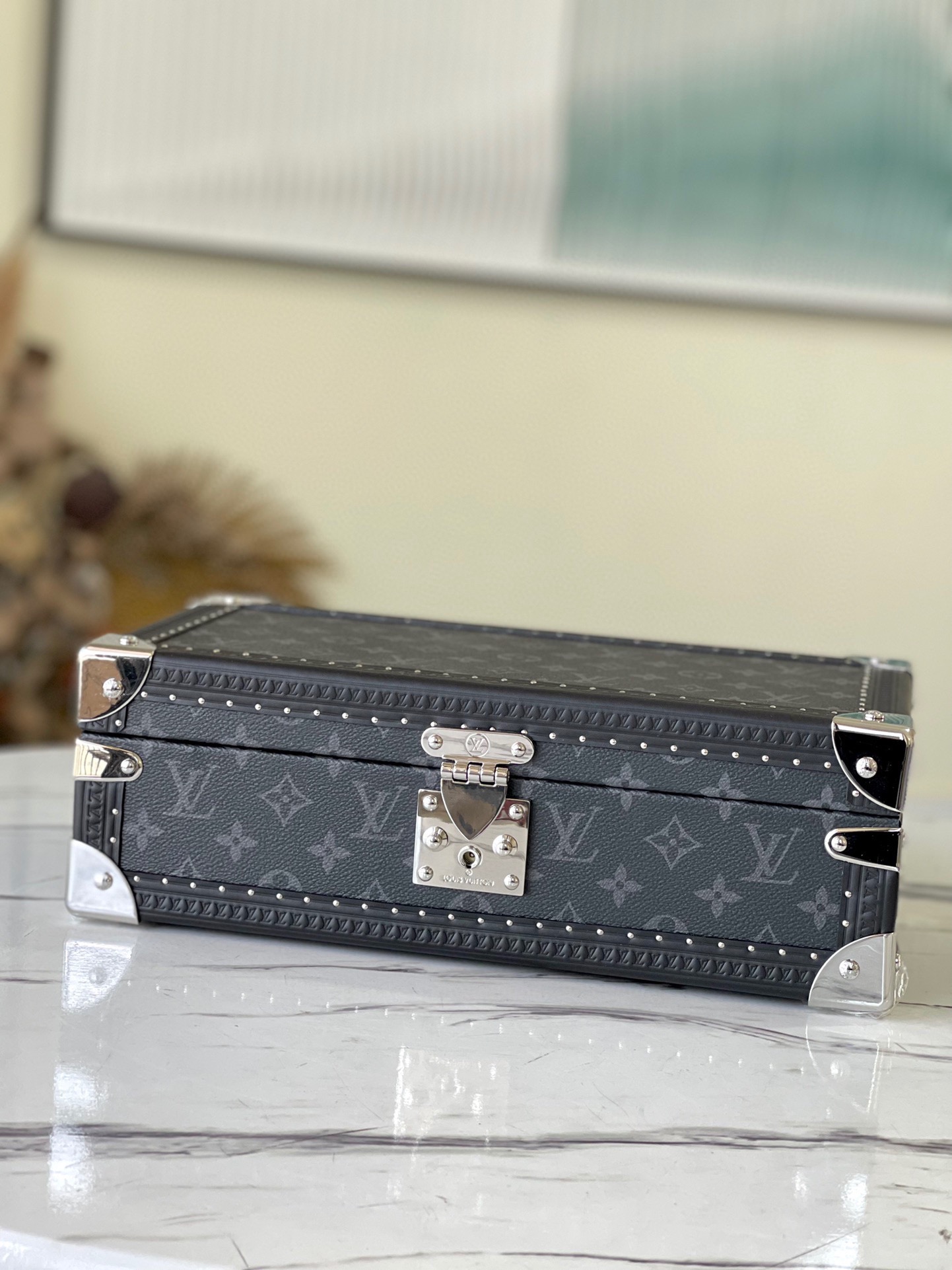 𝐋𝐎𝐔𝐈𝐒 𝐕𝐔𝐈𝐓𝐓𝐎𝐍     N48194