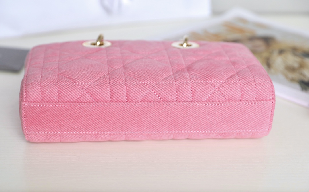 Dior Lady D-Joy is a classic style of the Goliath Bible