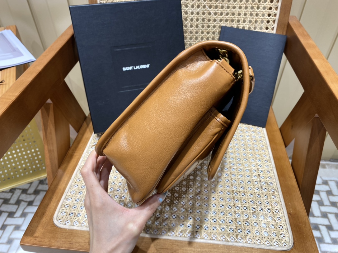 SAINT LAURENT  𝐍𝐢𝐤𝐢 28𝐜𝐦 #633158