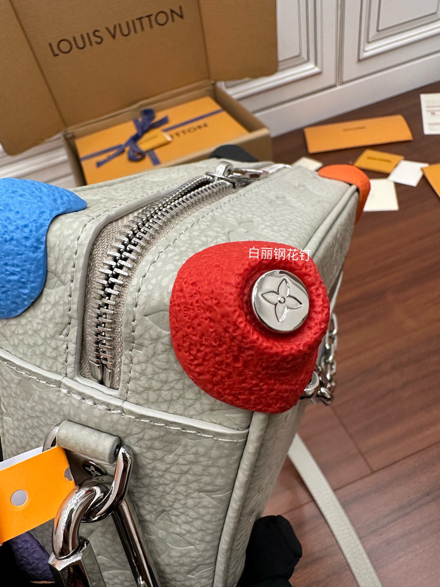 Louis Vuitton M81606