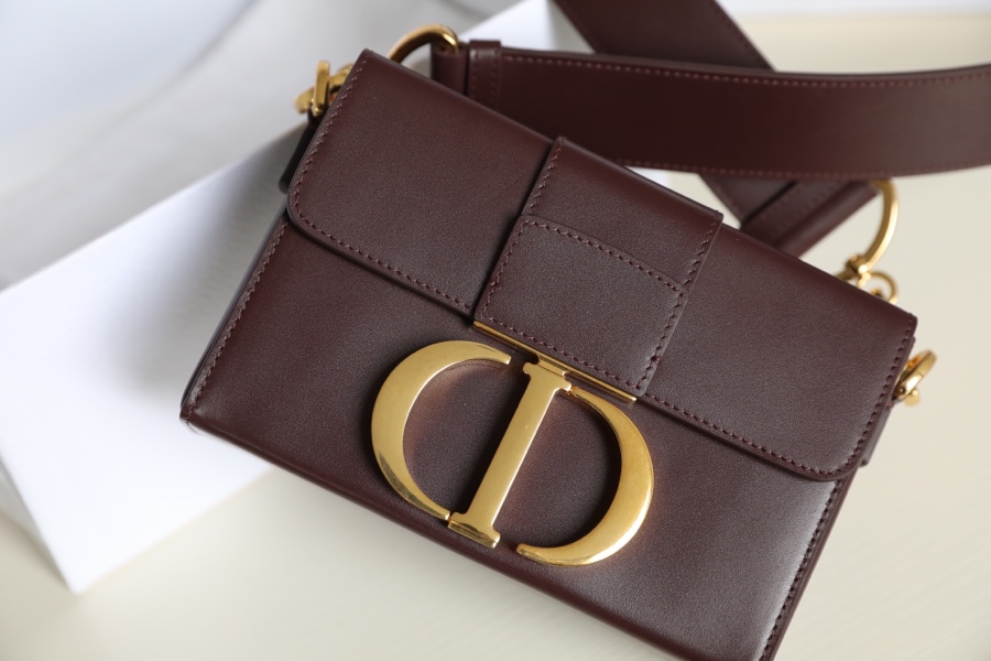 Montaigne Wine Red 𝙢𝙞𝙣𝙞 Box Bag