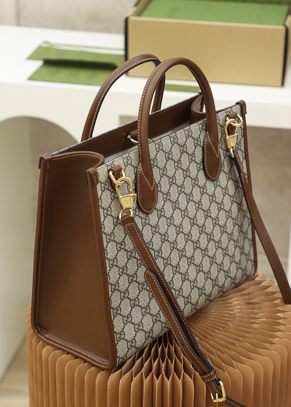 GUCCI  𝙏𝙤𝙩𝙚  #659983#