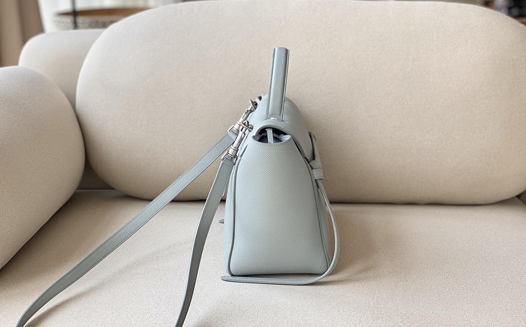 𝐂𝐞𝐥𝐢𝐧𝐞 BELT MICRO BAG in grained calfskin