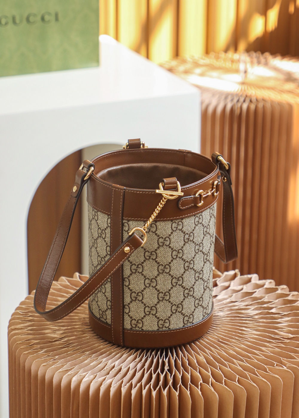 GUCCI 𝟭 𝟵 𝟱 𝟱 Horsebit buckle series bucket bag #637115