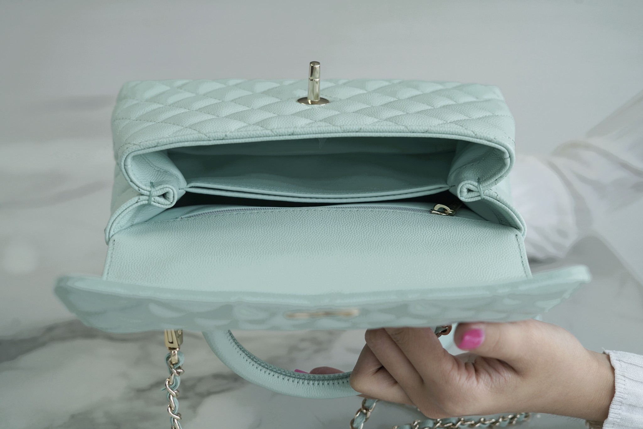 CHANEL 𝑪𝒐𝑪𝒐 𝒉𝒂𝒏𝒅𝒍 𝒆 New cowhide handle small 𝙗𝙖𝙗𝙮 blue