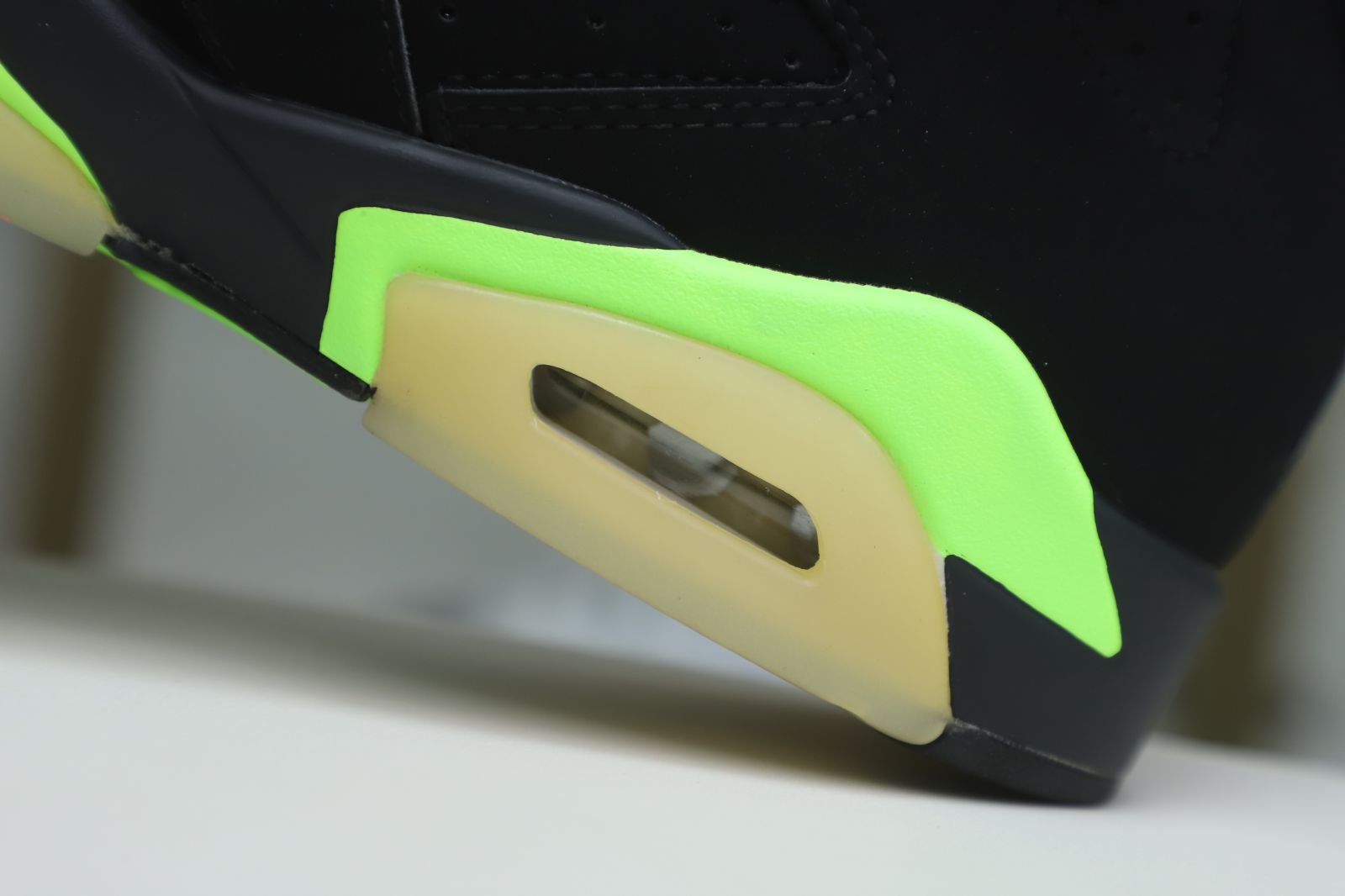 AIR JORDAN 6 RETRO ELECTRIC GREEN