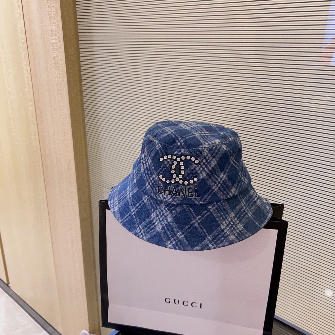 CHANEL bucket hat