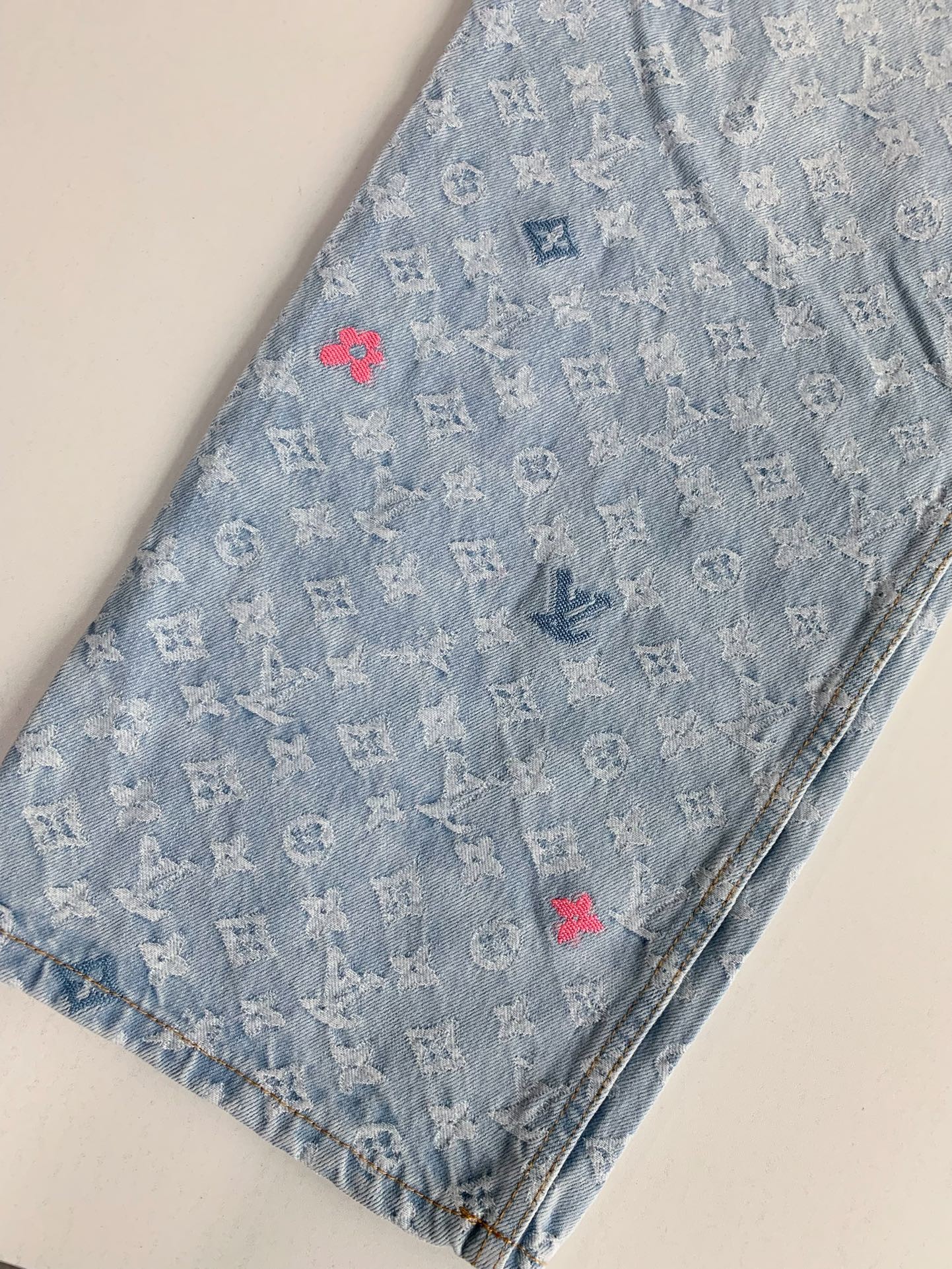 Louis Vuitton Costumes