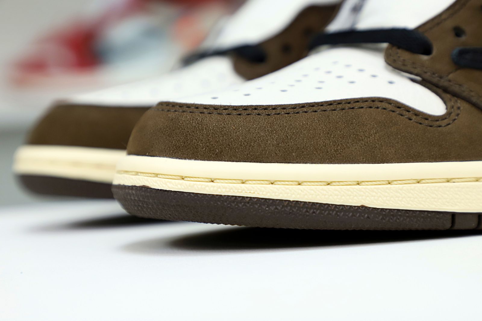 TRAVIS SCOTT X AIR JORDAN 1 RETRO HIGH OG MOCHA