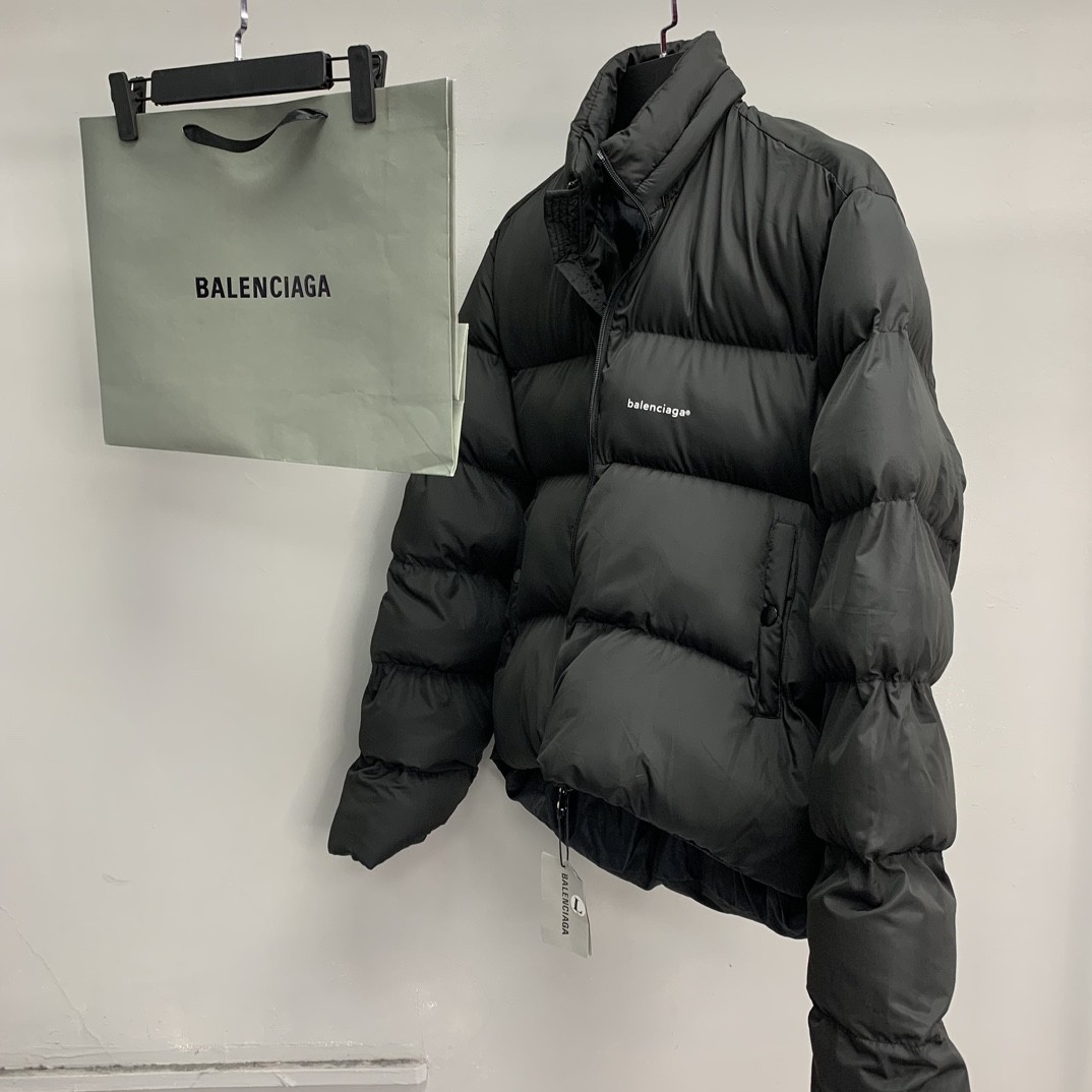 Balenciaga small letter down jacket