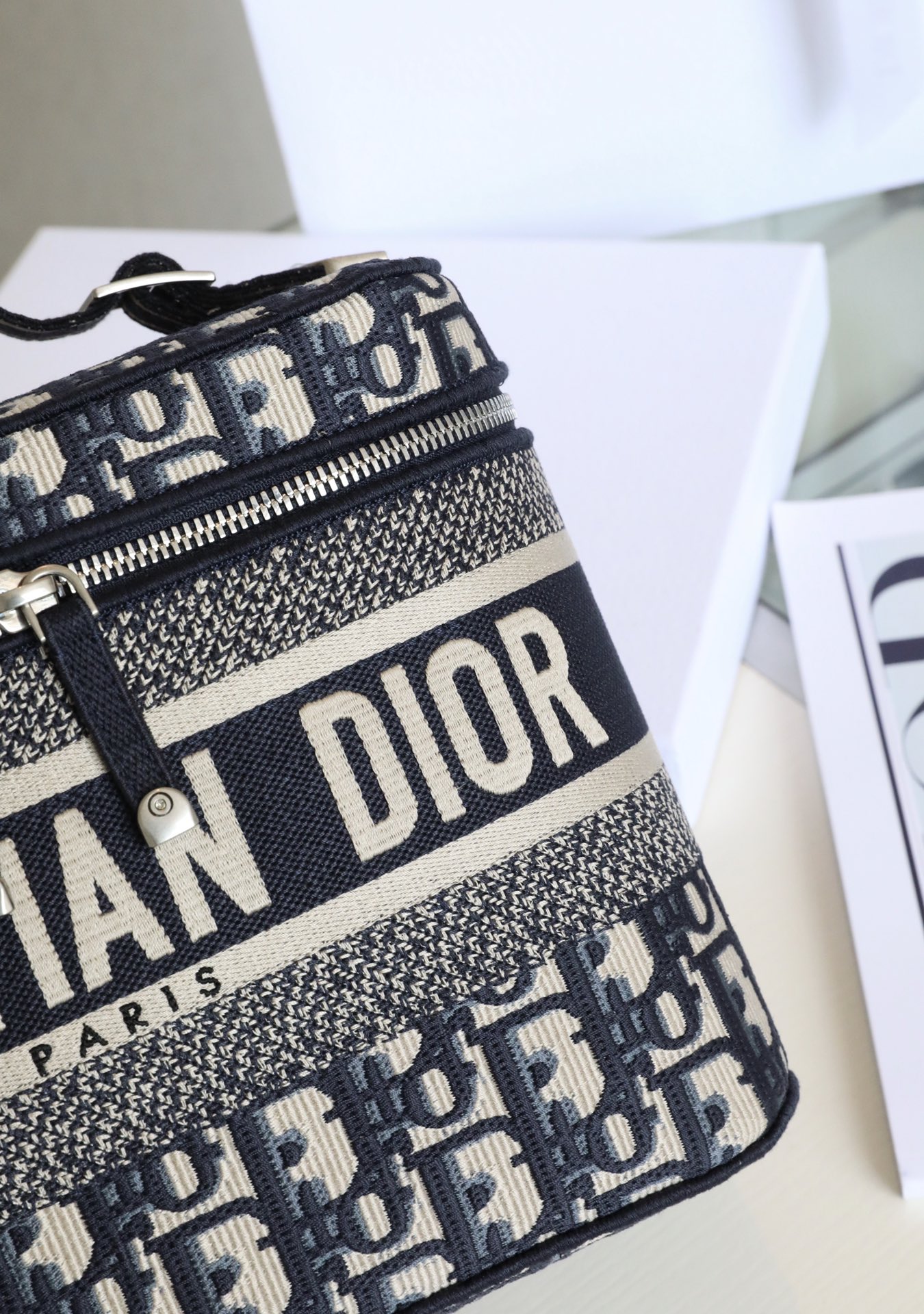 DIOR TRAVEL VANITY Cosmetic Bag