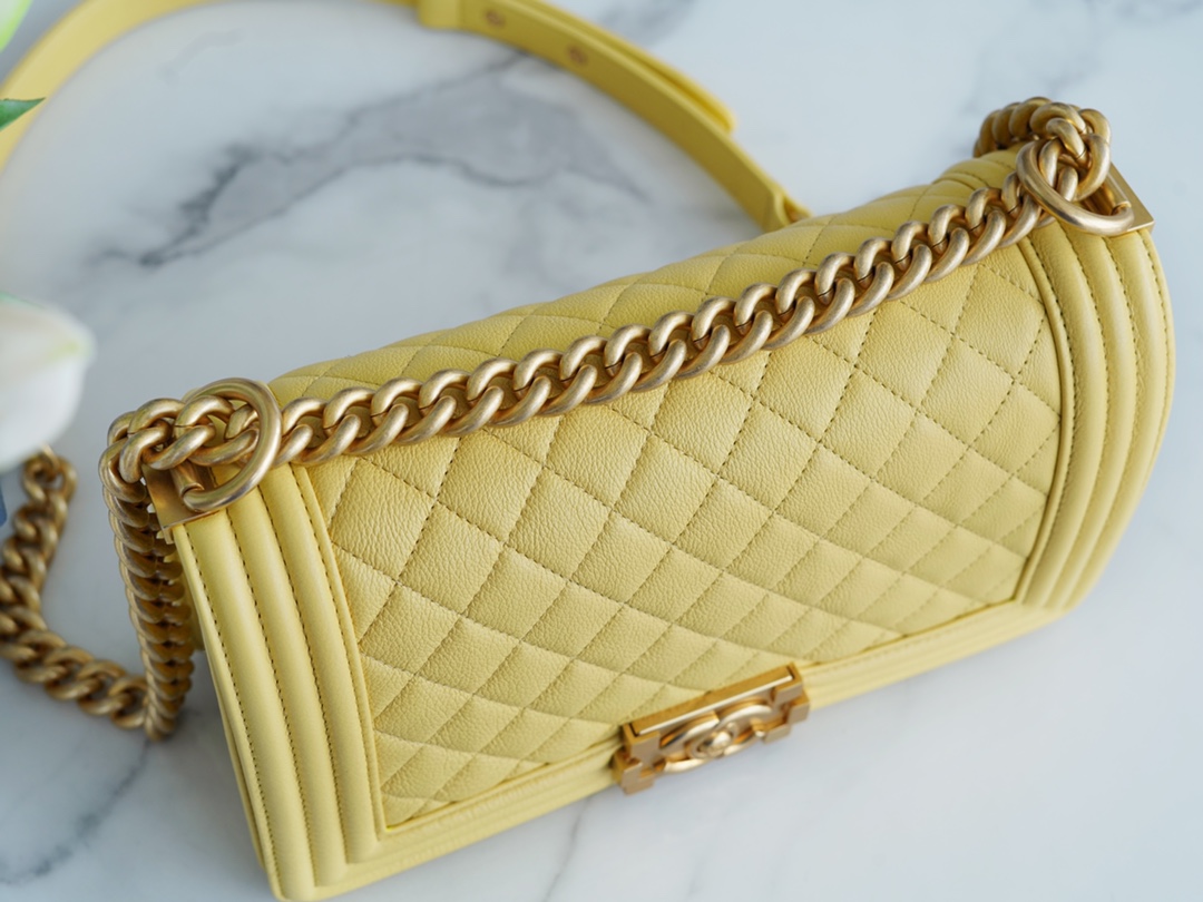 𝗖𝗵𝗮𝗻𝗲𝗹 𝗟𝗲𝗯𝗼𝘆  Original 