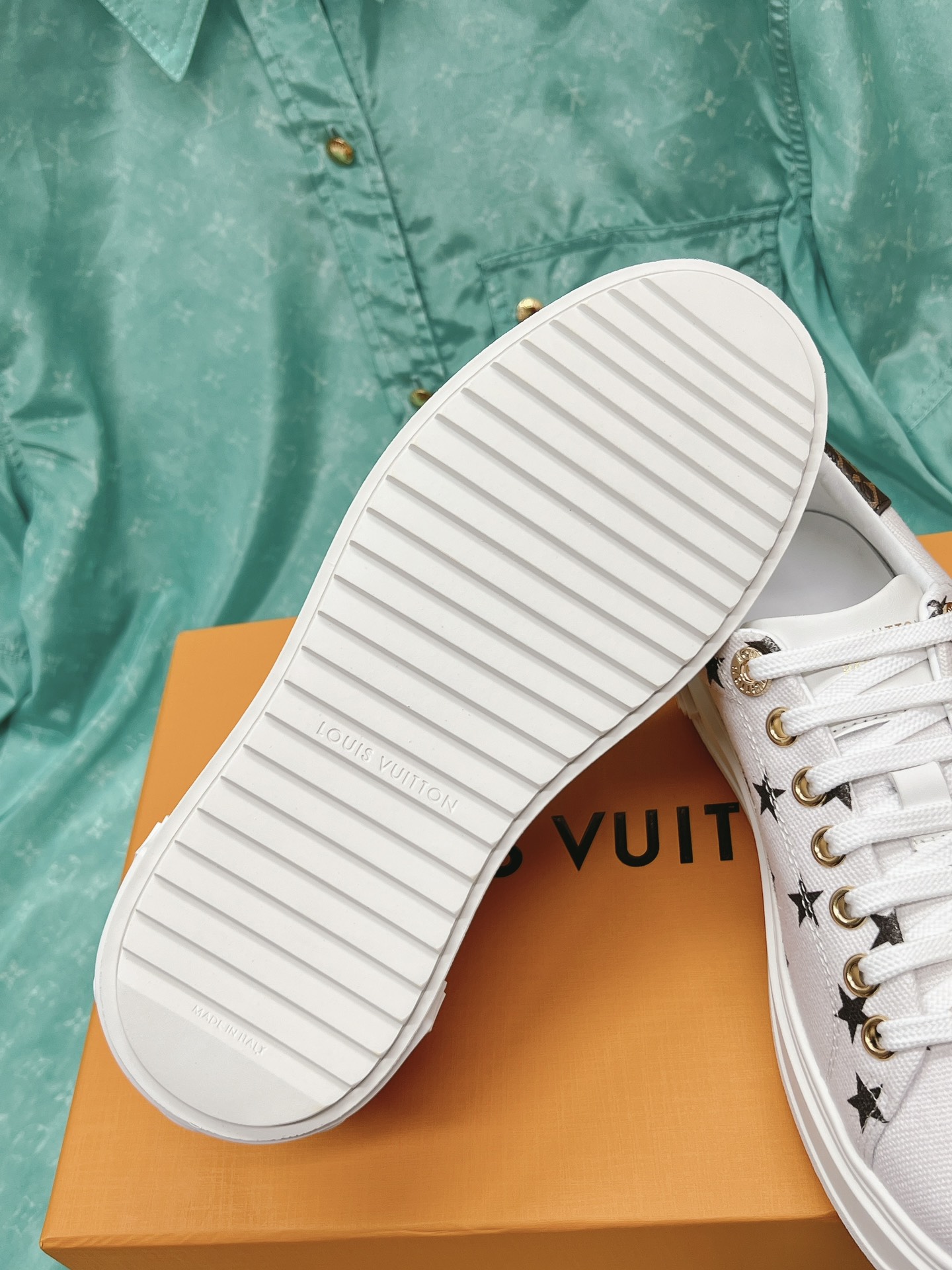 Louis Vuitton x Yayoi Kusama cooperation model classic white shoes 𝐓𝐢𝐦𝐞 𝐨𝐮𝐭 wave point sneakers