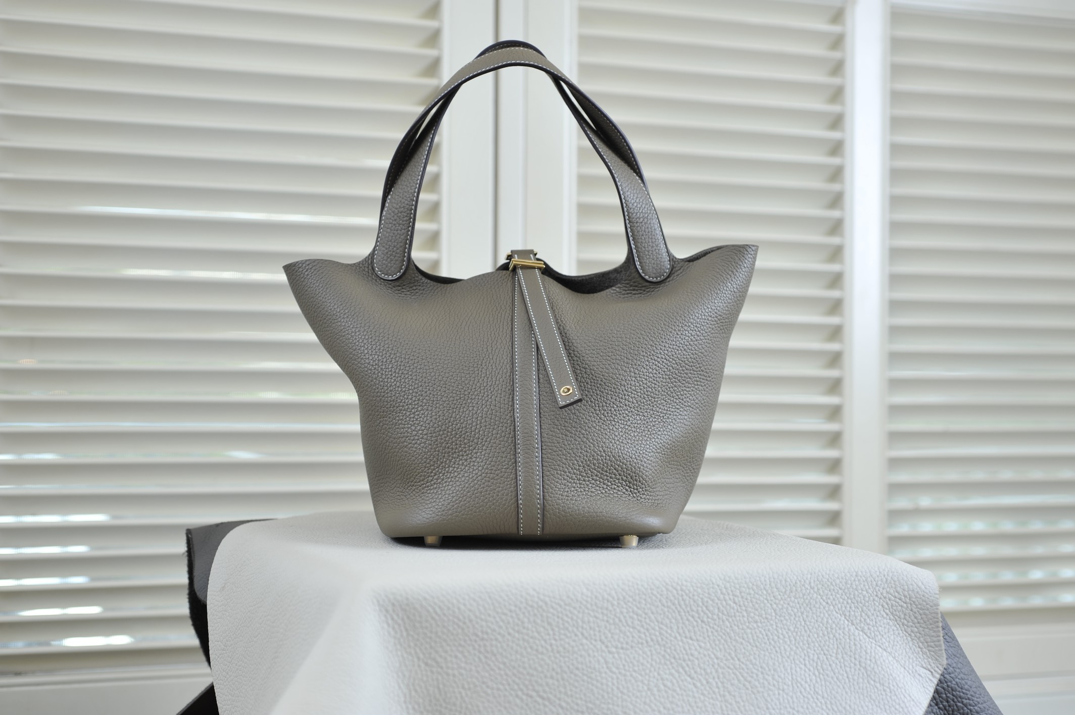 picotin22 elephant gray gold buckle TC leather