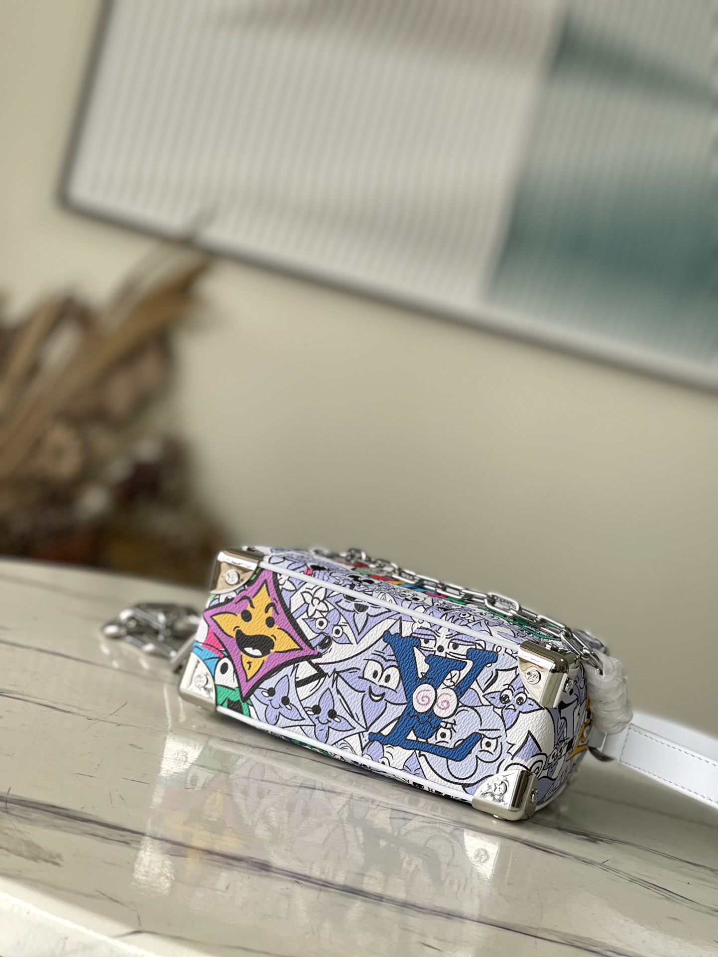 𝐋𝐎𝐔𝐈𝐒 𝐕𝐔𝐈𝐓𝐓𝐎𝐍   M82008