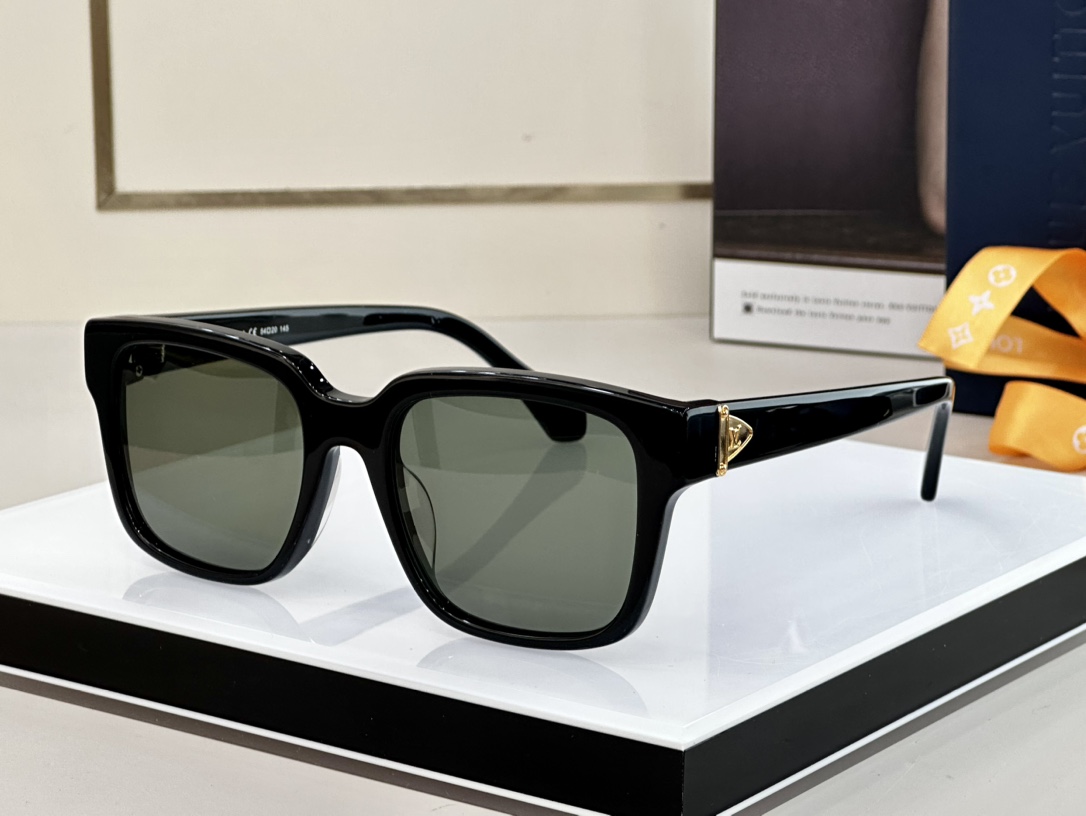 LOUIS VUITTON Glide Sunglasses
