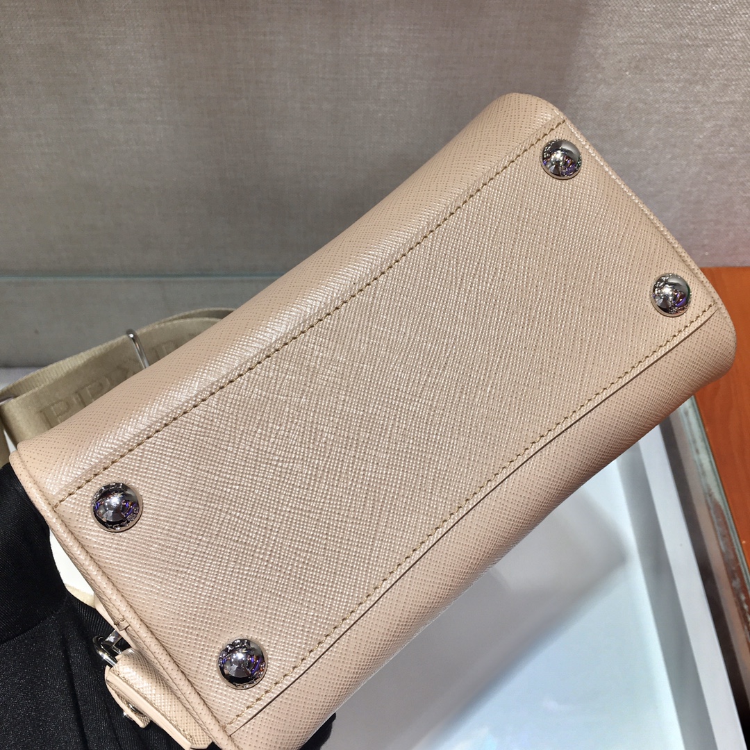 𝐏𝐑𝐀𝐃𝐀 Boston 1BA846