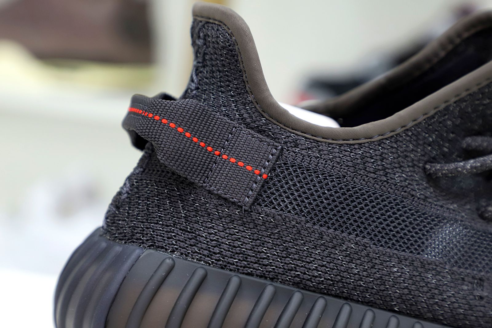 YEEZY BOOST 350 V2 BLACK REFLECTIVE