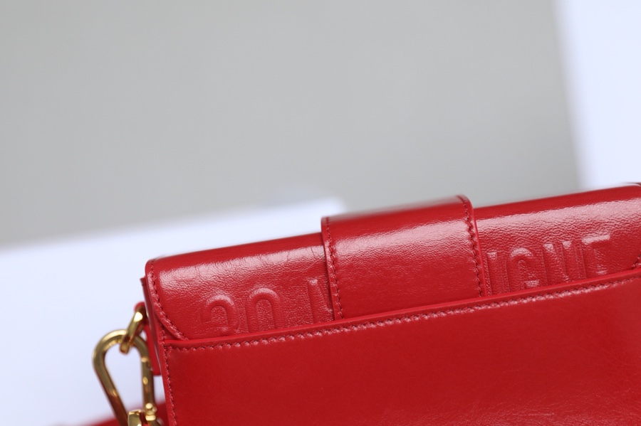 Montaigne red 𝙢𝙞𝙣𝙞 box bag