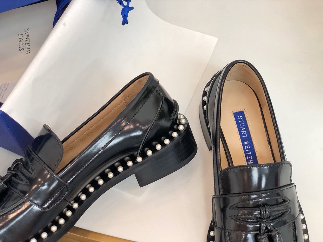 STUART WEITZMAN w Super good wearable Louboutins 〰️ million years classic small leather shoes