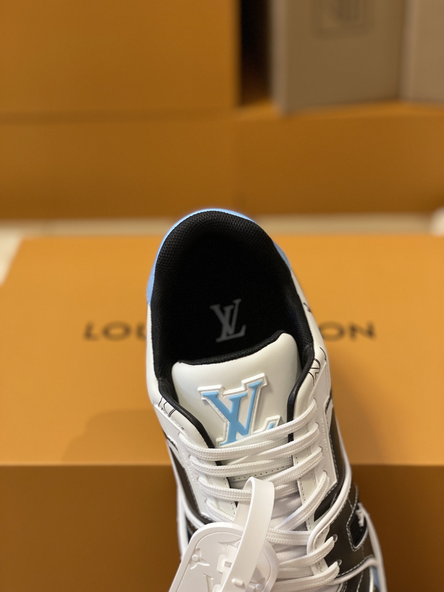 Louis Vuitton Trainer sneakers for couples, style number 1AA373