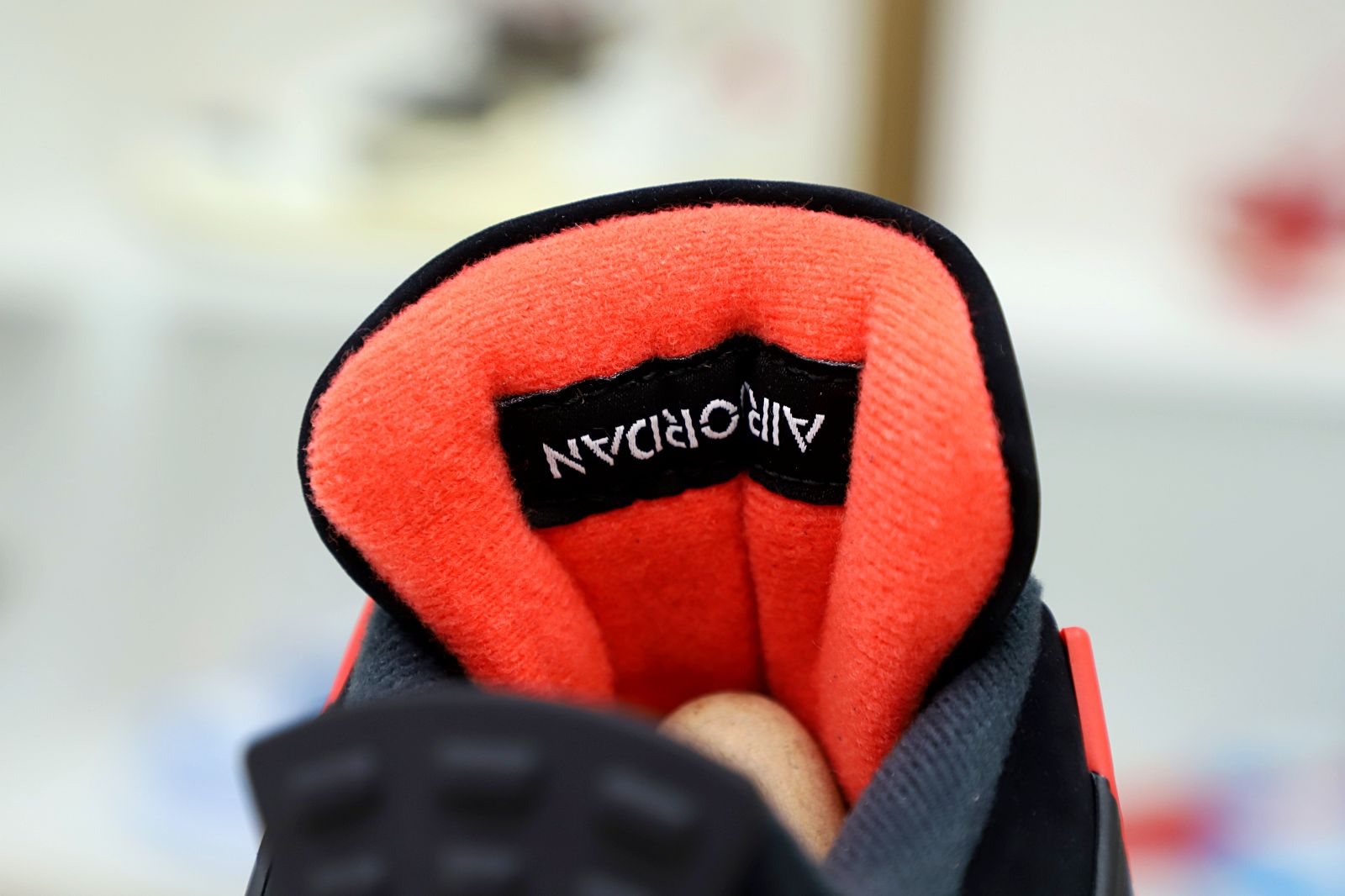 AIR JORDAN 4 RETRO RED THUNDER