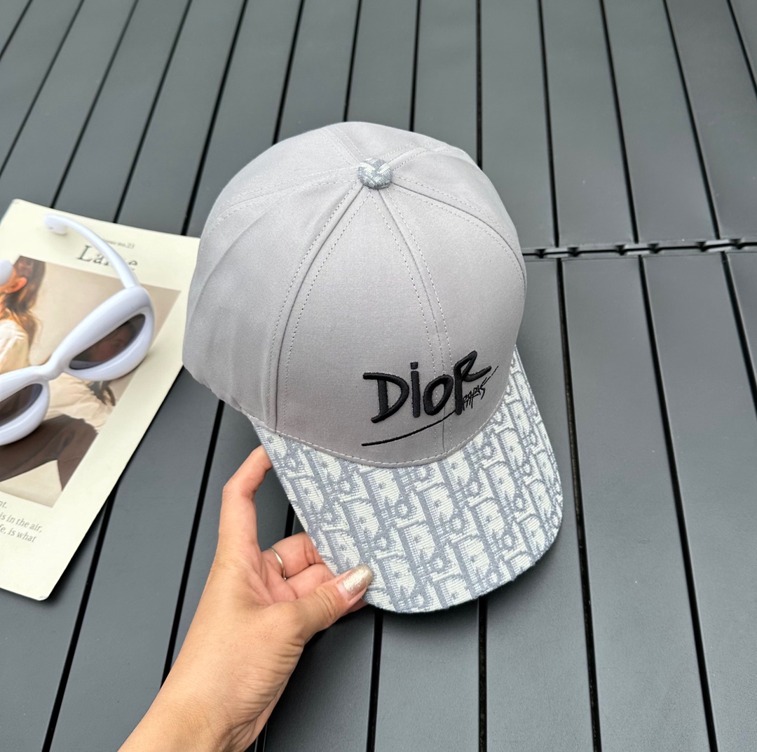 Dior new embroidered letters canvas baseball cap head circumference: 57cm
