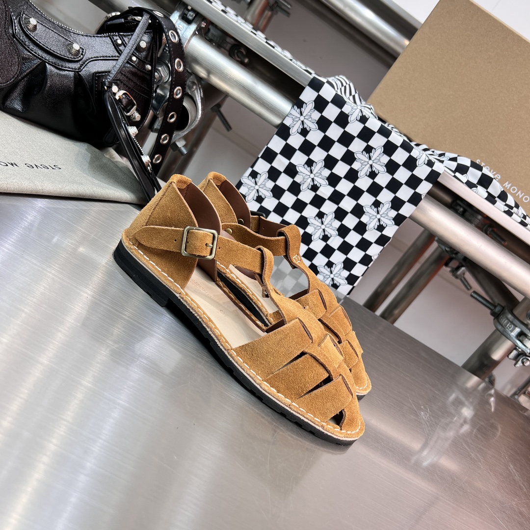 𝐒𝐭𝐞𝐯𝐞 𝐌𝐨𝐧𝐨｜𝟐𝟎𝟐𝟑𝐒𝐒/𝐧𝐞𝐰 A pair of fully handmade sandals using Goodyear practices