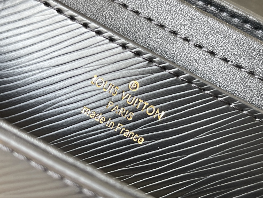 𝐋𝐎𝐔𝐈𝐒 𝐕𝐔𝐈𝐓𝐓𝐎𝐍      M21554