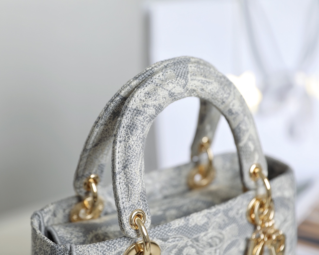 DIOR LADY-D-LITE five compartment daffy bag embroidered tiger gray