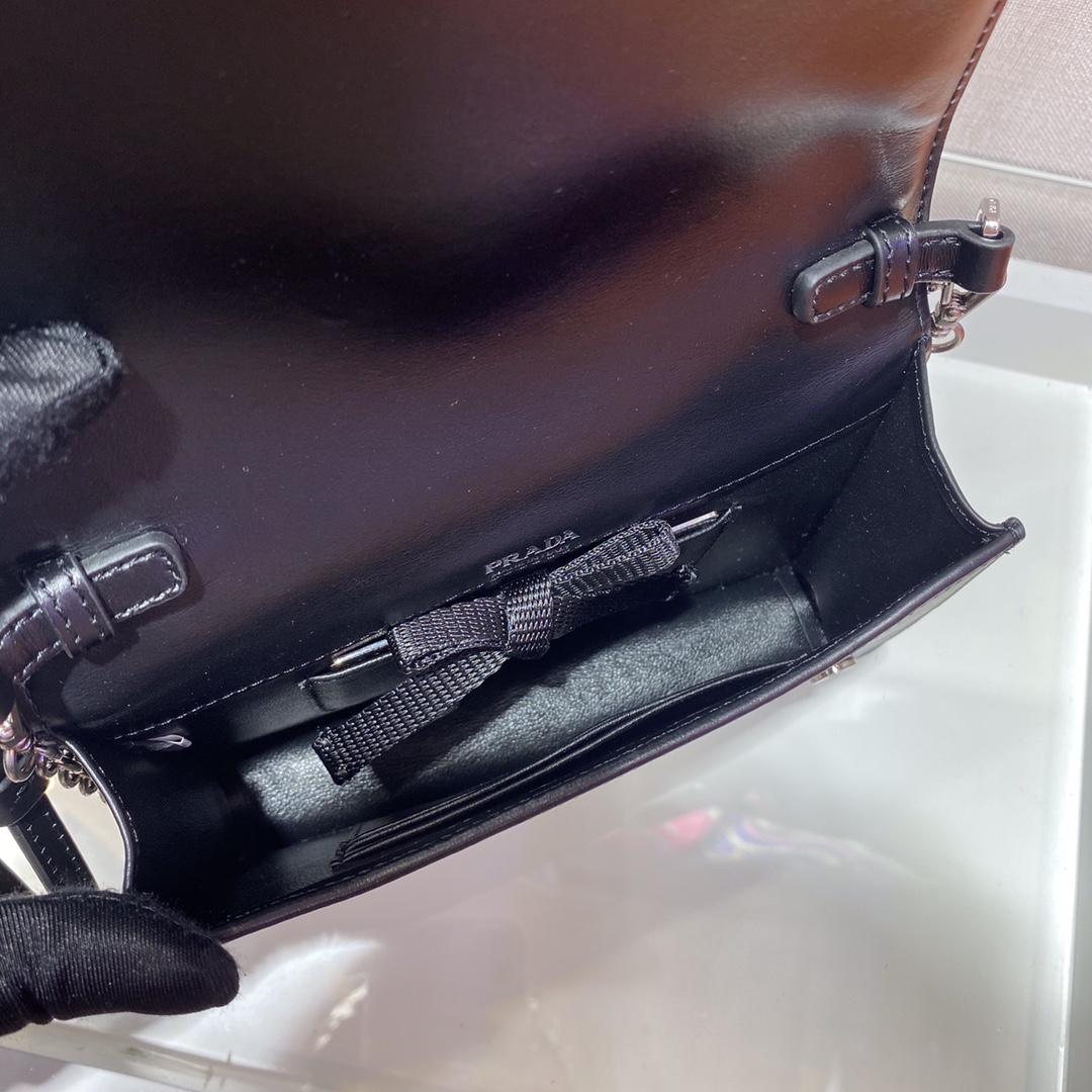 𝐏𝐑𝐀𝐃𝐀 1BP019 Crossbody bag