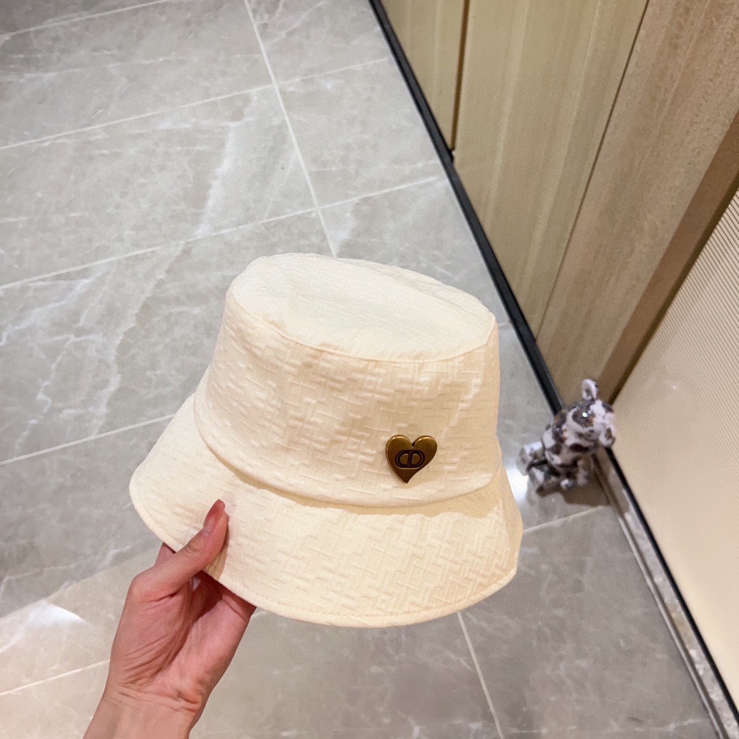 [DIOR Dior] 2023 spring and summer simple heart-shaped logo fisherman hat