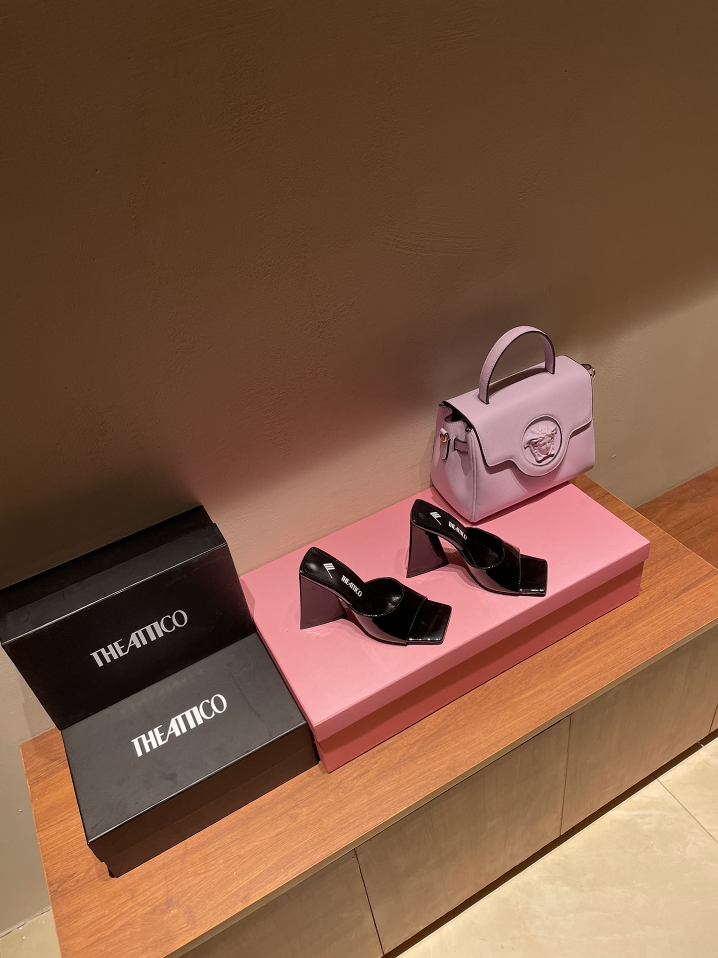 TheAttico | 𝟐𝟎𝟐𝟐𝟐/𝐒𝐒 𝐧𝐞𝐰 Spring/Summer 2021 collection The Attico personality triangle heel high heel sandals