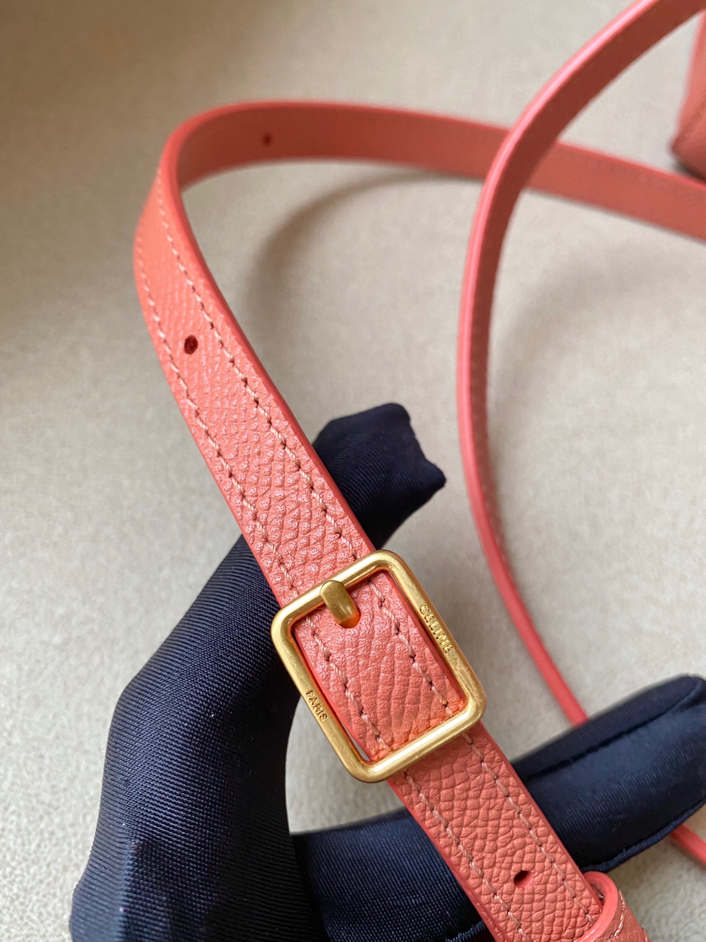 𝐂𝐞𝐥𝐢𝐧𝐞 𝐛𝐞𝐥𝐭 𝐩𝐢𝐜𝐨 𝟏𝟔𝐜𝐦 Grained Calfskin Bag