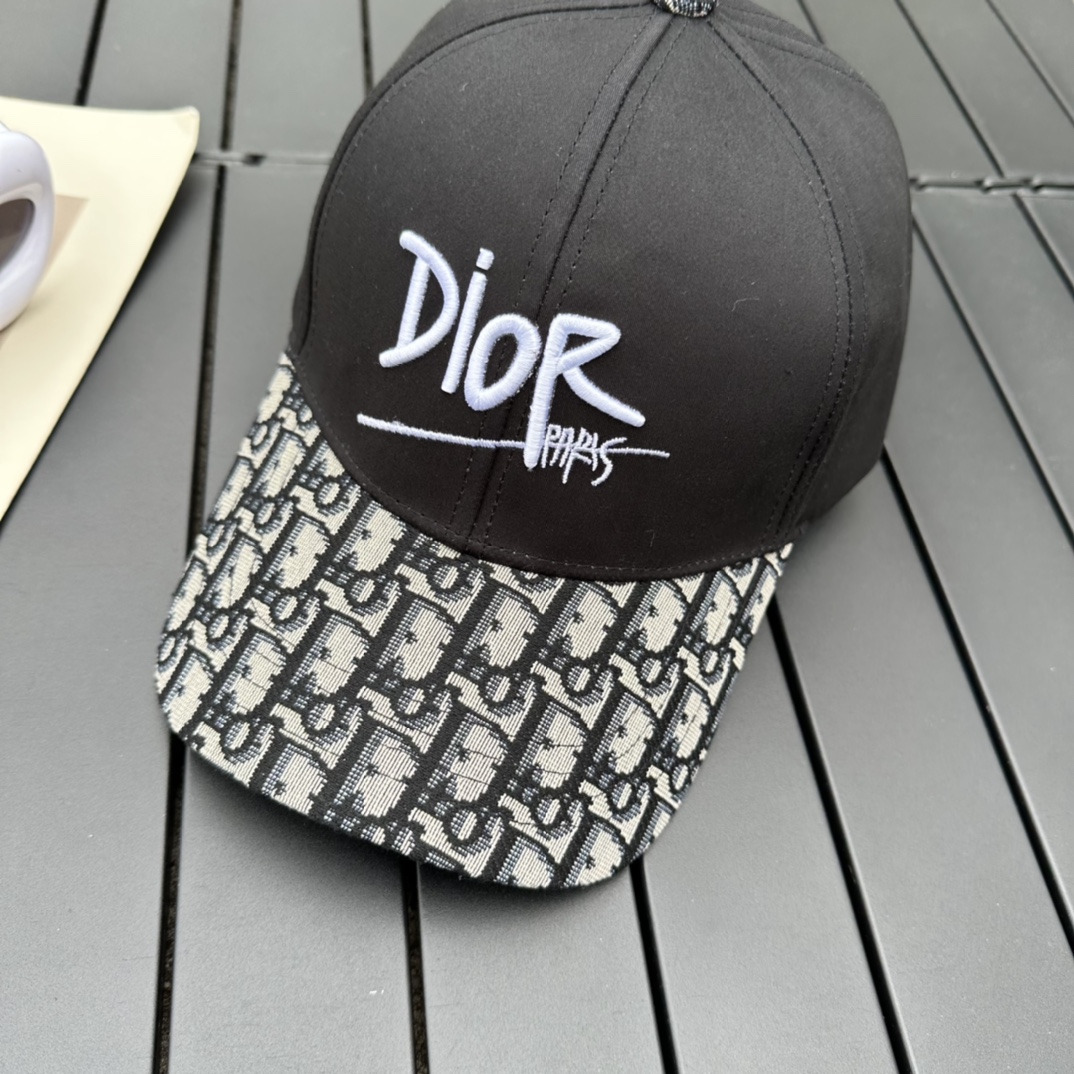 Dior new embroidered letters canvas baseball cap head circumference: 57cm