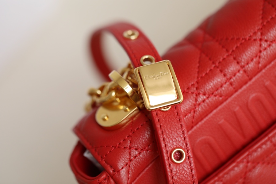 DlOR CARO] Red soft cow leather rattan check DR-081