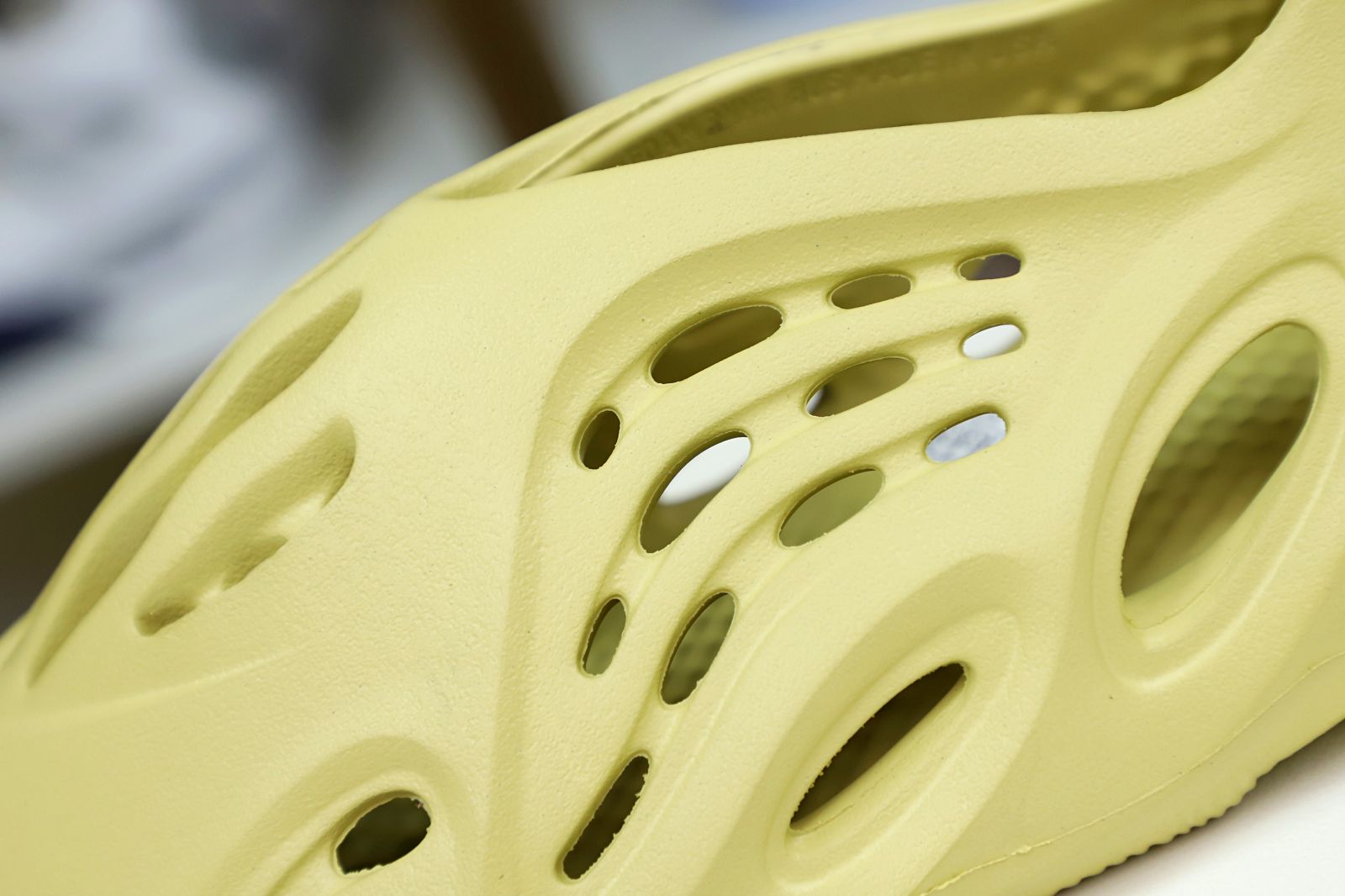 Yeezy Foam Runner Sulfur