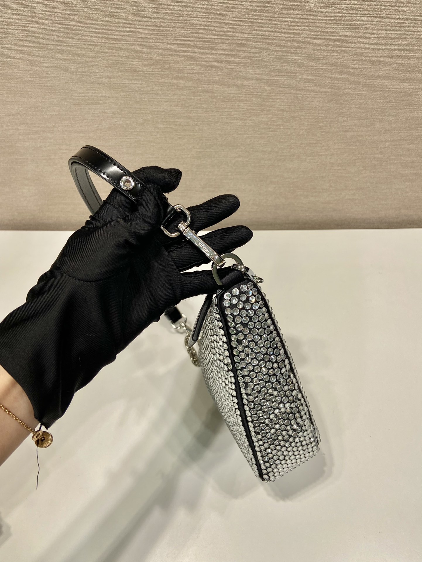 𝐏𝐑𝐀𝐃𝐀 Triangle bag with glitter diamonds 1BH190